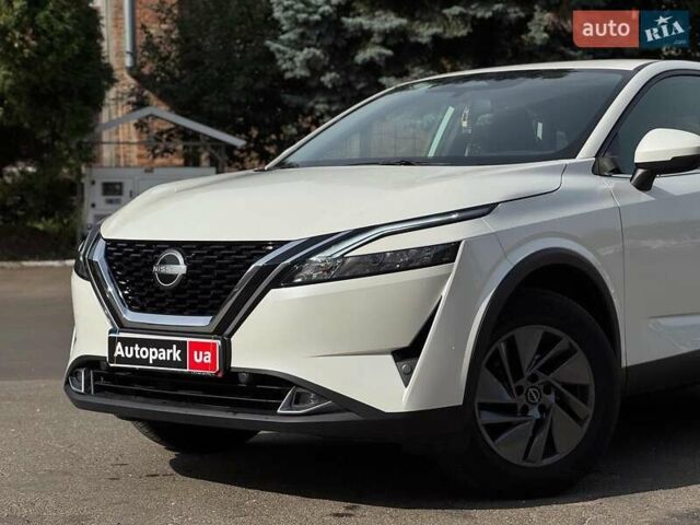 Белый Ниссан Кашкай, объемом двигателя 1.3 л и пробегом 53 тыс. км за 21700 $, фото 2 на Automoto.ua