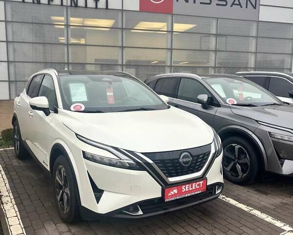 Белый Ниссан Кашкай, объемом двигателя 1.5 л и пробегом 45 тыс. км за 34734 $, фото 5 на Automoto.ua