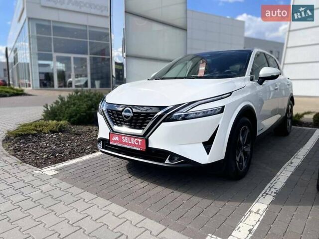 Белый Ниссан Кашкай, объемом двигателя 1.5 л и пробегом 10 тыс. км за 35209 $, фото 5 на Automoto.ua