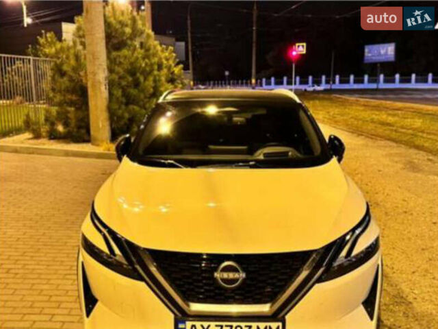 Білий Ніссан Кашкай, об'ємом двигуна 1.33 л та пробігом 34 тис. км за 33300 $, фото 2 на Automoto.ua