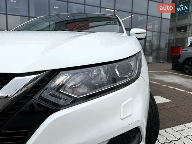 Белый Ниссан Кашкай, объемом двигателя 1.33 л и пробегом 61 тыс. км за 19957 $, фото 6 на Automoto.ua