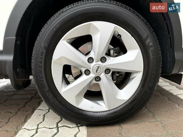 Белый Ниссан Кашкай, объемом двигателя 1.33 л и пробегом 61 тыс. км за 19957 $, фото 19 на Automoto.ua