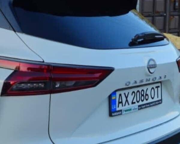 Белый Ниссан Кашкай, объемом двигателя 1.33 л и пробегом 2 тыс. км за 37000 $, фото 7 на Automoto.ua
