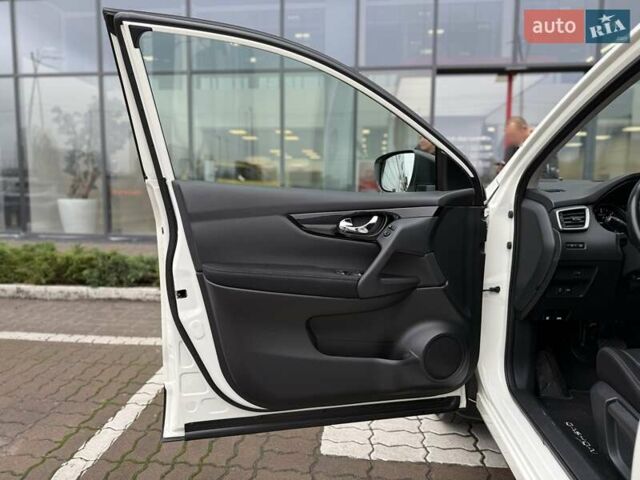 Белый Ниссан Кашкай, объемом двигателя 1.33 л и пробегом 61 тыс. км за 19957 $, фото 12 на Automoto.ua