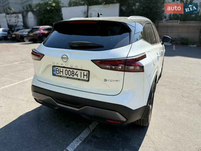 Белый Ниссан Кашкай, объемом двигателя 1.5 л и пробегом 10 тыс. км за 34999 $, фото 1 на Automoto.ua