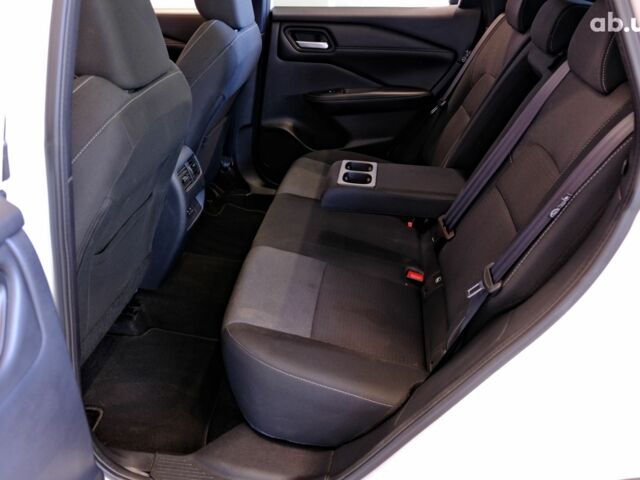 Белый Ниссан Кашкай, объемом двигателя 1.3 л и пробегом 58 тыс. км за 25900 $, фото 7 на Automoto.ua