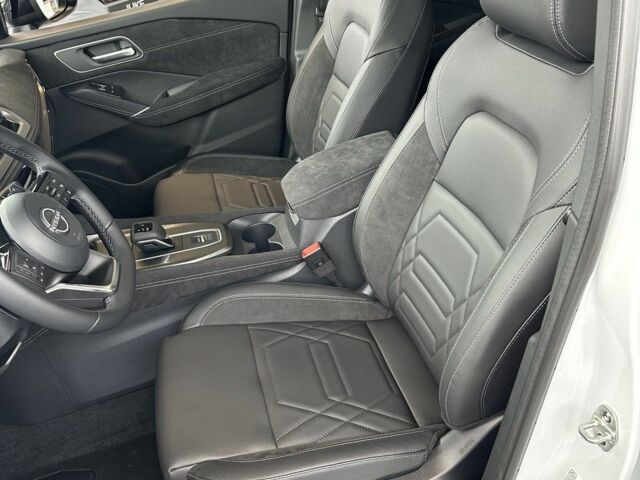 Белый Ниссан Кашкай, объемом двигателя 1.3 л и пробегом 0 тыс. км за 37611 $, фото 6 на Automoto.ua