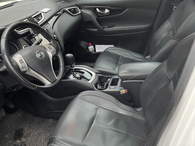 Белый Ниссан Кашкай, объемом двигателя 1.6 л и пробегом 163 тыс. км за 18000 $, фото 2 на Automoto.ua