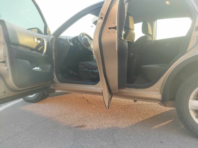 Бежевый Ниссан Кашкай, объемом двигателя 2 л и пробегом 263 тыс. км за 6800 $, фото 2 на Automoto.ua