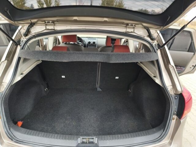 Бежевий Ніссан Кашкай, об'ємом двигуна 1.5 л та пробігом 290 тис. км за 7400 $, фото 5 на Automoto.ua