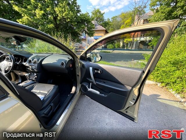 Ніссан Кашкай 2008 у Кам'янське (Дніпродзержинськ) на Automoto.ua Бежевий Ніссан Кашкай, об'ємом двигуна 2 л та пробігом 243 тис. км за 7999 $, фото 4 на Automoto.ua