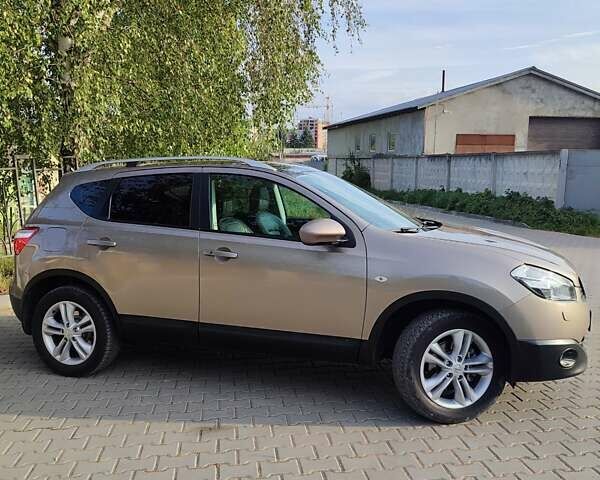 Бежевый Ниссан Кашкай, объемом двигателя 2 л и пробегом 223 тыс. км за 11200 $, фото 3 на Automoto.ua