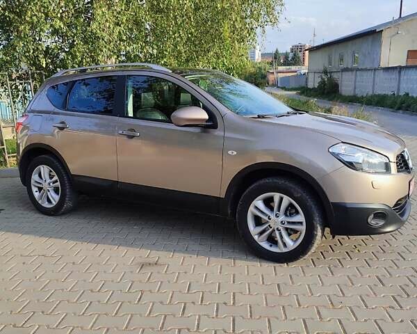 Бежевый Ниссан Кашкай, объемом двигателя 2 л и пробегом 223 тыс. км за 11200 $, фото 4 на Automoto.ua