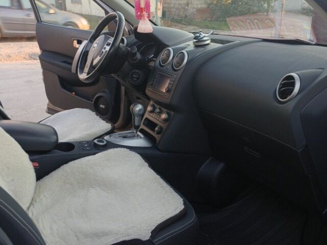 Ніссан Кашкай 2011 у Каменце-Подольском на Automoto.ua Бежевий Ніссан Кашкай, об'ємом двигуна 2 л та пробігом 250 тис. км за 286 $, фото 4 на Automoto.ua