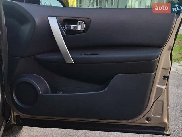 Бежевий Ніссан Кашкай, об'ємом двигуна 2 л та пробігом 161 тис. км за 10800 $, фото 35 на Automoto.ua