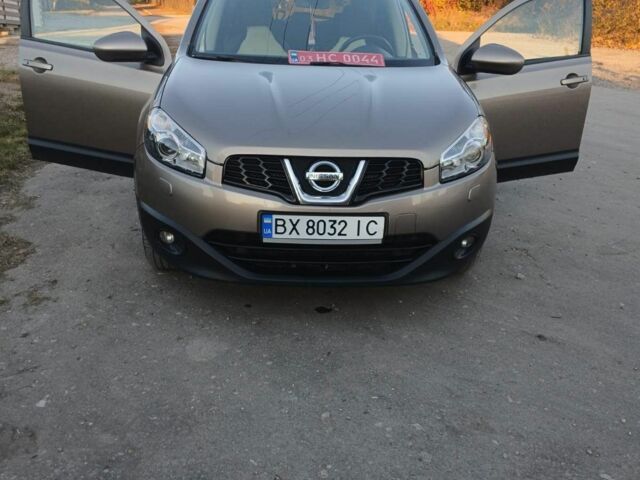 Ніссан Кашкай 2011 у Каменце-Подольском на Automoto.ua Бежевий Ніссан Кашкай, об'ємом двигуна 2 л та пробігом 250 тис. км за 286 $, фото 1 на Automoto.ua