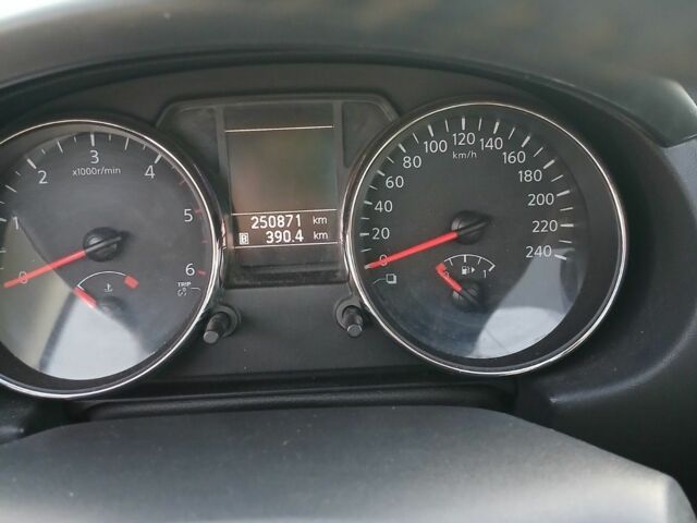 Ніссан Кашкай 2011 у Каменце-Подольском на Automoto.ua Бежевий Ніссан Кашкай, об'ємом двигуна 2 л та пробігом 250 тис. км за 286 $, фото 13 на Automoto.ua