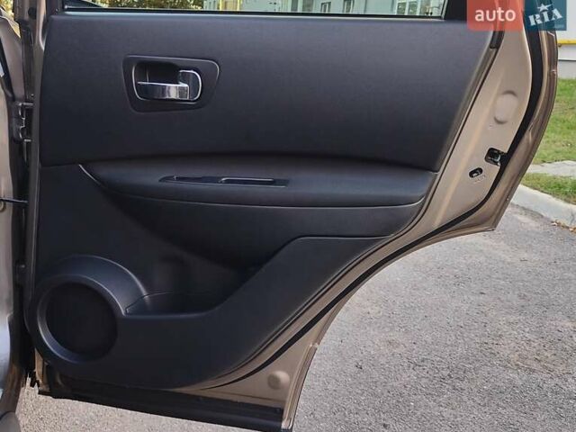Бежевий Ніссан Кашкай, об'ємом двигуна 2 л та пробігом 161 тис. км за 10800 $, фото 31 на Automoto.ua