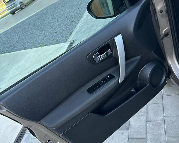 Бежевый Ниссан Кашкай, объемом двигателя 1.6 л и пробегом 190 тыс. км за 12500 $, фото 30 на Automoto.ua