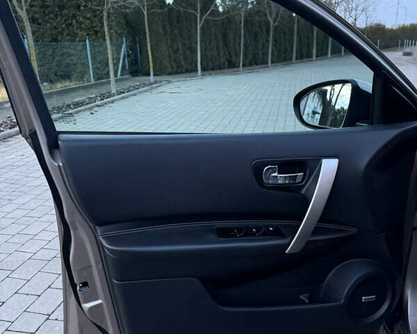 Бежевый Ниссан Кашкай, объемом двигателя 2 л и пробегом 236 тыс. км за 12900 $, фото 56 на Automoto.ua