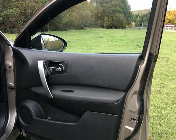 Ніссан Кашкай 2012 у Ужгороді на Automoto.ua Бежевий Ніссан Кашкай, об'ємом двигуна 2 л та пробігом 226 тис. км за 11950 $, фото 27 на Automoto.ua