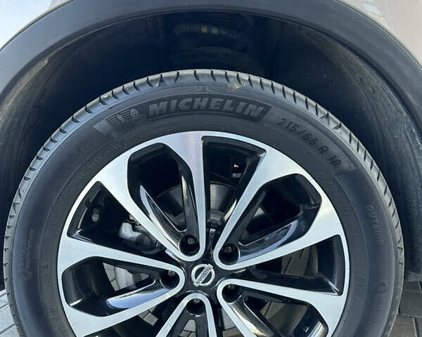 Бежевый Ниссан Кашкай, объемом двигателя 1.6 л и пробегом 190 тыс. км за 12500 $, фото 6 на Automoto.ua