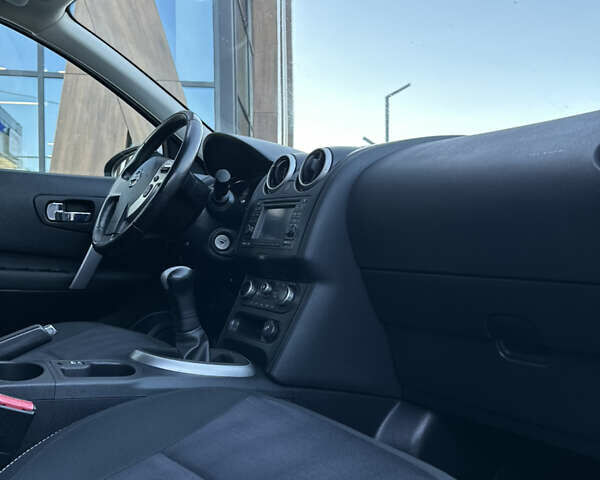 Бежевый Ниссан Кашкай, объемом двигателя 1.6 л и пробегом 190 тыс. км за 12500 $, фото 38 на Automoto.ua