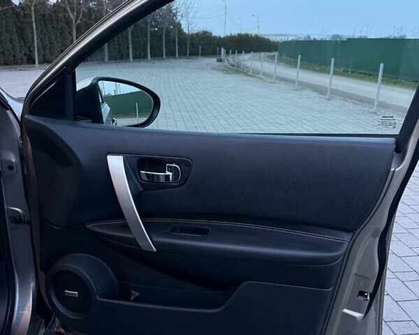 Бежевый Ниссан Кашкай, объемом двигателя 2 л и пробегом 236 тыс. км за 12900 $, фото 62 на Automoto.ua