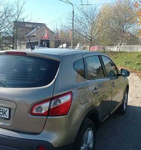 Бежевый Ниссан Кашкай, объемом двигателя 2 л и пробегом 107 тыс. км за 13500 $, фото 2 на Automoto.ua