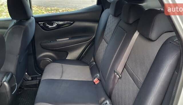 Бежевый Ниссан Кашкай, объемом двигателя 1.6 л и пробегом 200 тыс. км за 12850 $, фото 33 на Automoto.ua