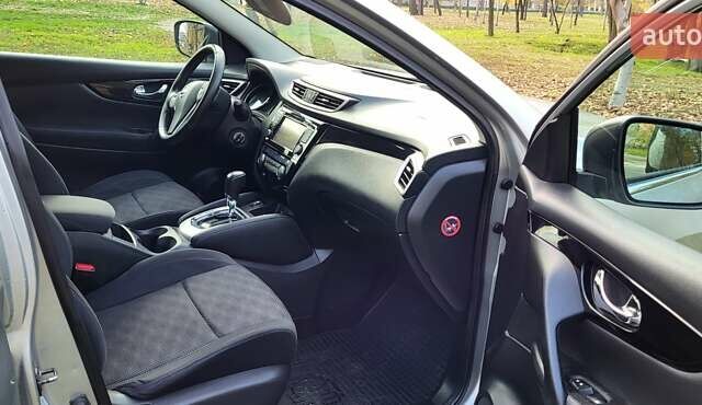 Бежевый Ниссан Кашкай, объемом двигателя 1.6 л и пробегом 200 тыс. км за 12850 $, фото 30 на Automoto.ua