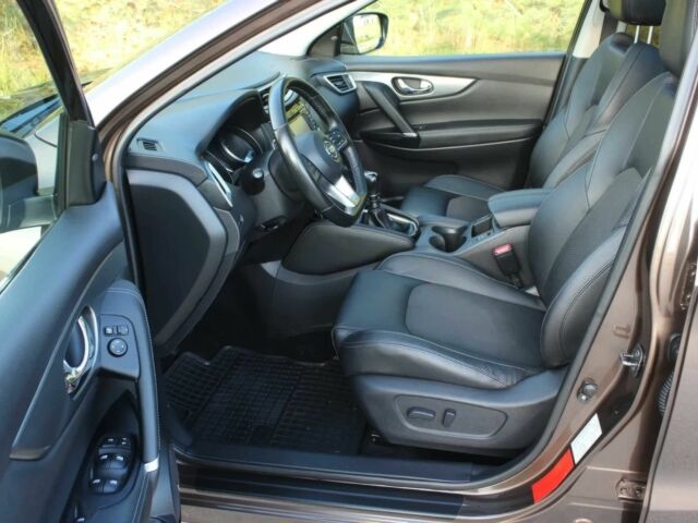 Бежевий Ніссан Кашкай, об'ємом двигуна 1.6 л та пробігом 56 тис. км за 10000 $, фото 8 на Automoto.ua