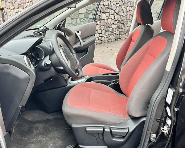 Черный Ниссан Кашкай, объемом двигателя 1.6 л и пробегом 209 тыс. км за 7700 $, фото 24 на Automoto.ua