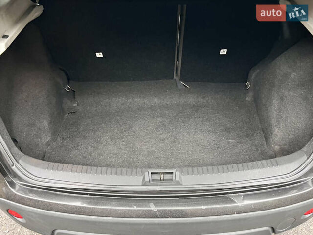 Черный Ниссан Кашкай, объемом двигателя 1.6 л и пробегом 209 тыс. км за 7700 $, фото 29 на Automoto.ua