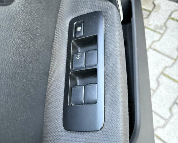 Черный Ниссан Кашкай, объемом двигателя 2 л и пробегом 252 тыс. км за 9100 $, фото 11 на Automoto.ua