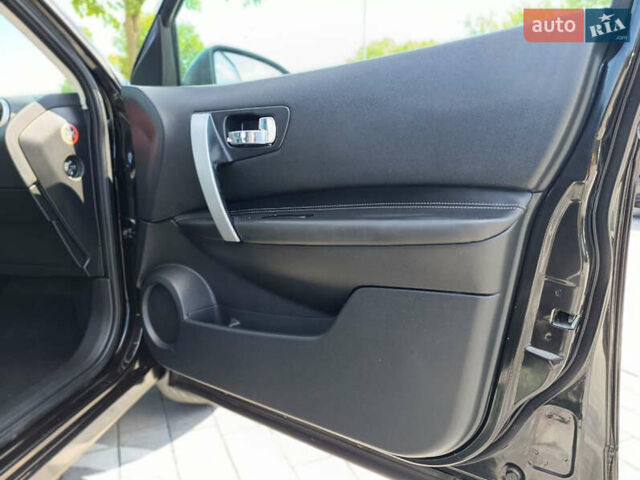 Черный Ниссан Кашкай, объемом двигателя 2 л и пробегом 240 тыс. км за 9700 $, фото 12 на Automoto.ua