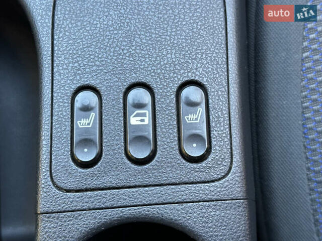 Черный Ниссан Кашкай, объемом двигателя 1.6 л и пробегом 142 тыс. км за 8900 $, фото 18 на Automoto.ua