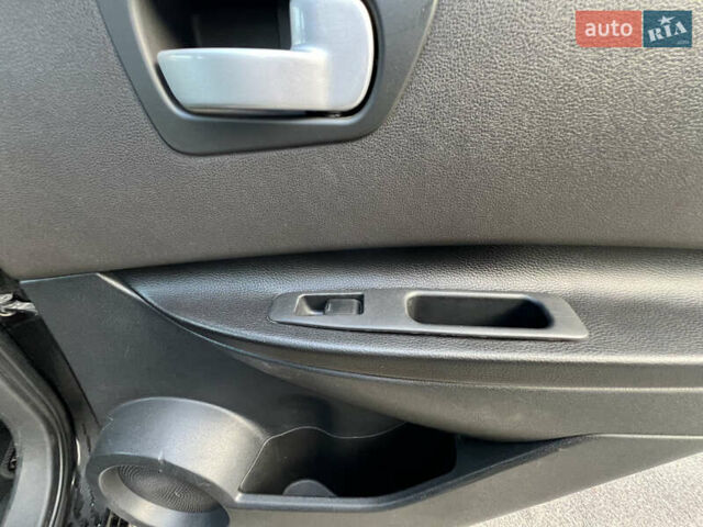 Черный Ниссан Кашкай, объемом двигателя 2 л и пробегом 164 тыс. км за 7300 $, фото 23 на Automoto.ua