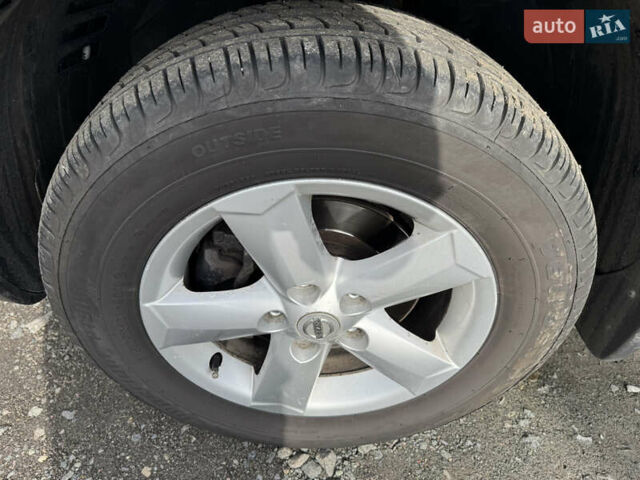 Черный Ниссан Кашкай, объемом двигателя 2 л и пробегом 185 тыс. км за 6999 $, фото 9 на Automoto.ua