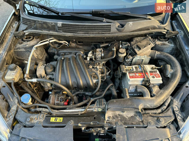 Черный Ниссан Кашкай, объемом двигателя 1.6 л и пробегом 142 тыс. км за 8900 $, фото 22 на Automoto.ua