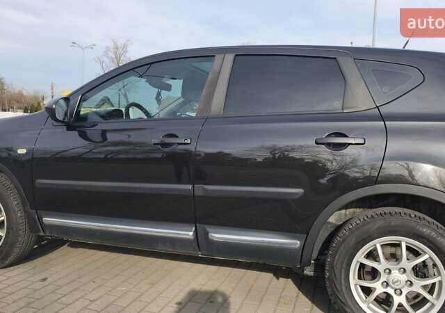 Чорний Ніссан Кашкай, об'ємом двигуна 1.46 л та пробігом 230 тис. км за 7700 $, фото 2 на Automoto.ua