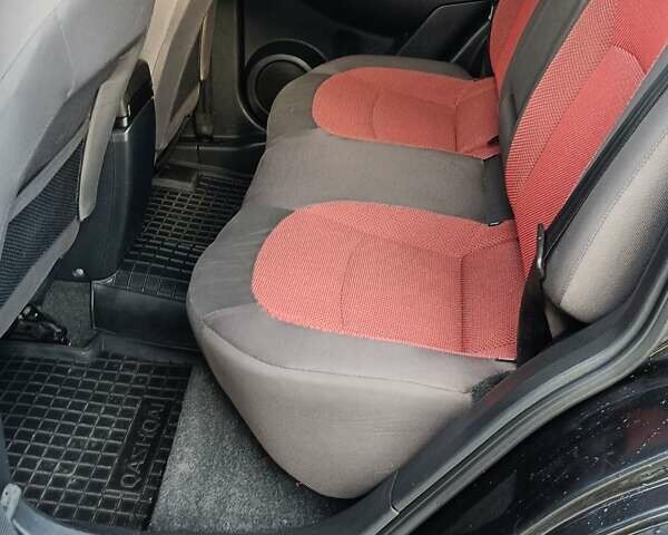 Черный Ниссан Кашкай, объемом двигателя 2 л и пробегом 182 тыс. км за 7450 $, фото 13 на Automoto.ua