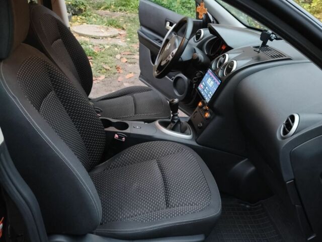 Черный Ниссан Кашкай, объемом двигателя 1.5 л и пробегом 200 тыс. км за 9000 $, фото 4 на Automoto.ua