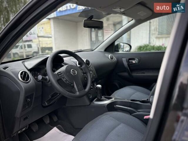 Черный Ниссан Кашкай, объемом двигателя 1.6 л и пробегом 200 тыс. км за 8900 $, фото 13 на Automoto.ua