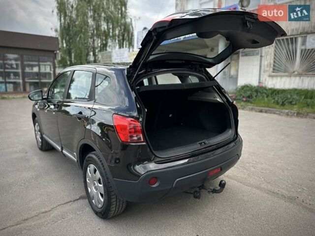 Черный Ниссан Кашкай, объемом двигателя 1.6 л и пробегом 200 тыс. км за 8900 $, фото 5 на Automoto.ua