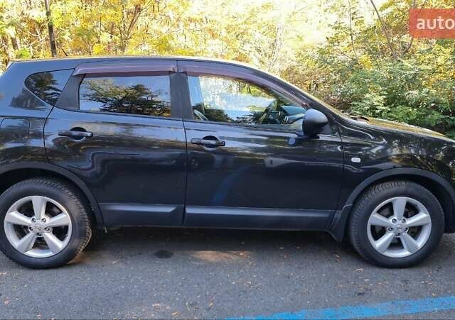 Черный Ниссан Кашкай, объемом двигателя 2 л и пробегом 187 тыс. км за 7500 $, фото 1 на Automoto.ua