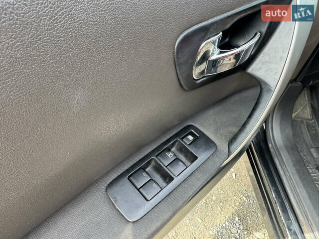 Черный Ниссан Кашкай, объемом двигателя 2 л и пробегом 185 тыс. км за 6999 $, фото 31 на Automoto.ua