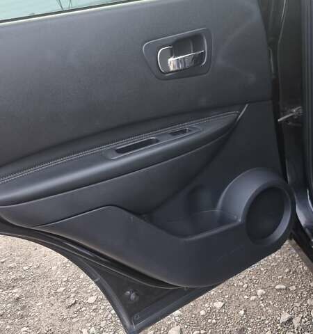 Черный Ниссан Кашкай, объемом двигателя 2 л и пробегом 187 тыс. км за 7500 $, фото 24 на Automoto.ua