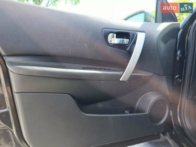 Черный Ниссан Кашкай, объемом двигателя 2 л и пробегом 240 тыс. км за 9700 $, фото 22 на Automoto.ua