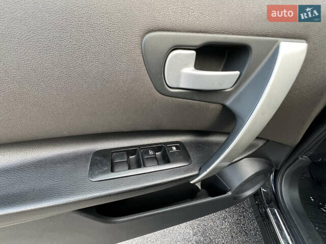 Черный Ниссан Кашкай, объемом двигателя 2 л и пробегом 164 тыс. км за 7300 $, фото 9 на Automoto.ua